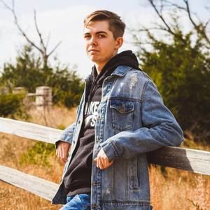 Meet your Posher, Logan